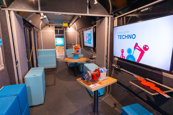 Le Tech’nomad, le bus éveilleur de curiosités qui va à la rencontre des écoles ! Le Tech’nomad, le bus éveilleur de curiosités qui va à la rencontre des écoles !